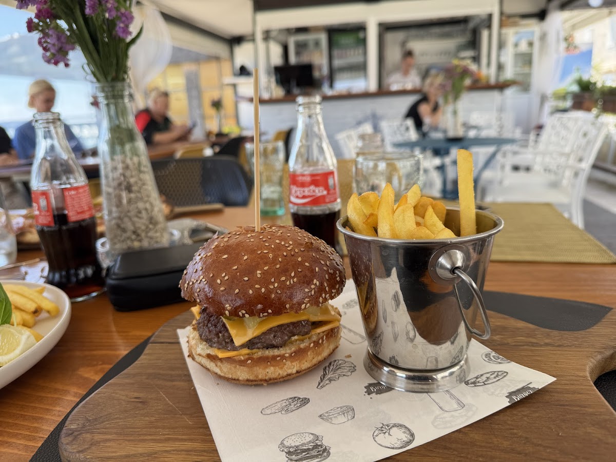 Pizza & Burger Bar Maro-3