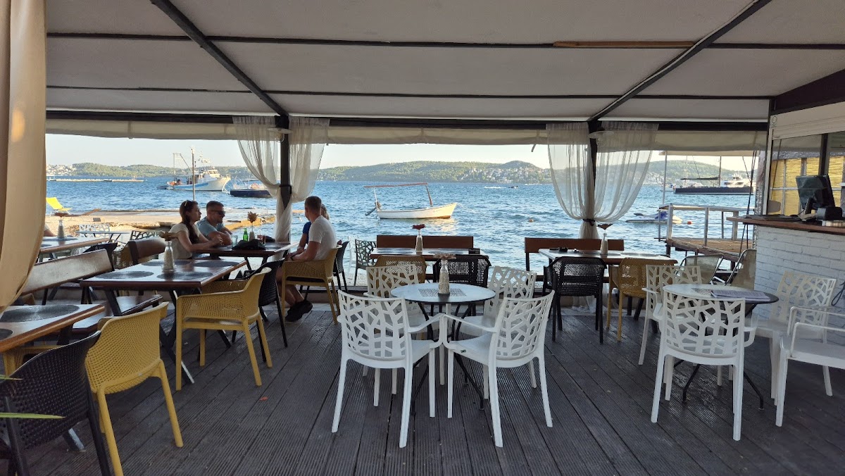 Pizza & Burger Bar Maro-6