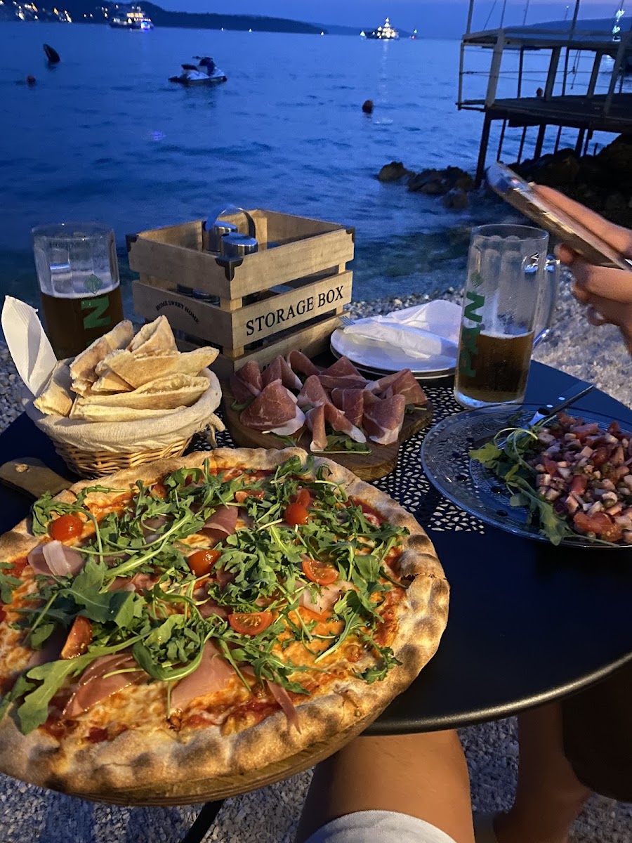 Pizza & Burger Bar Maro-7